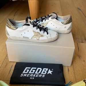 Golden goose size 39 sneaker!